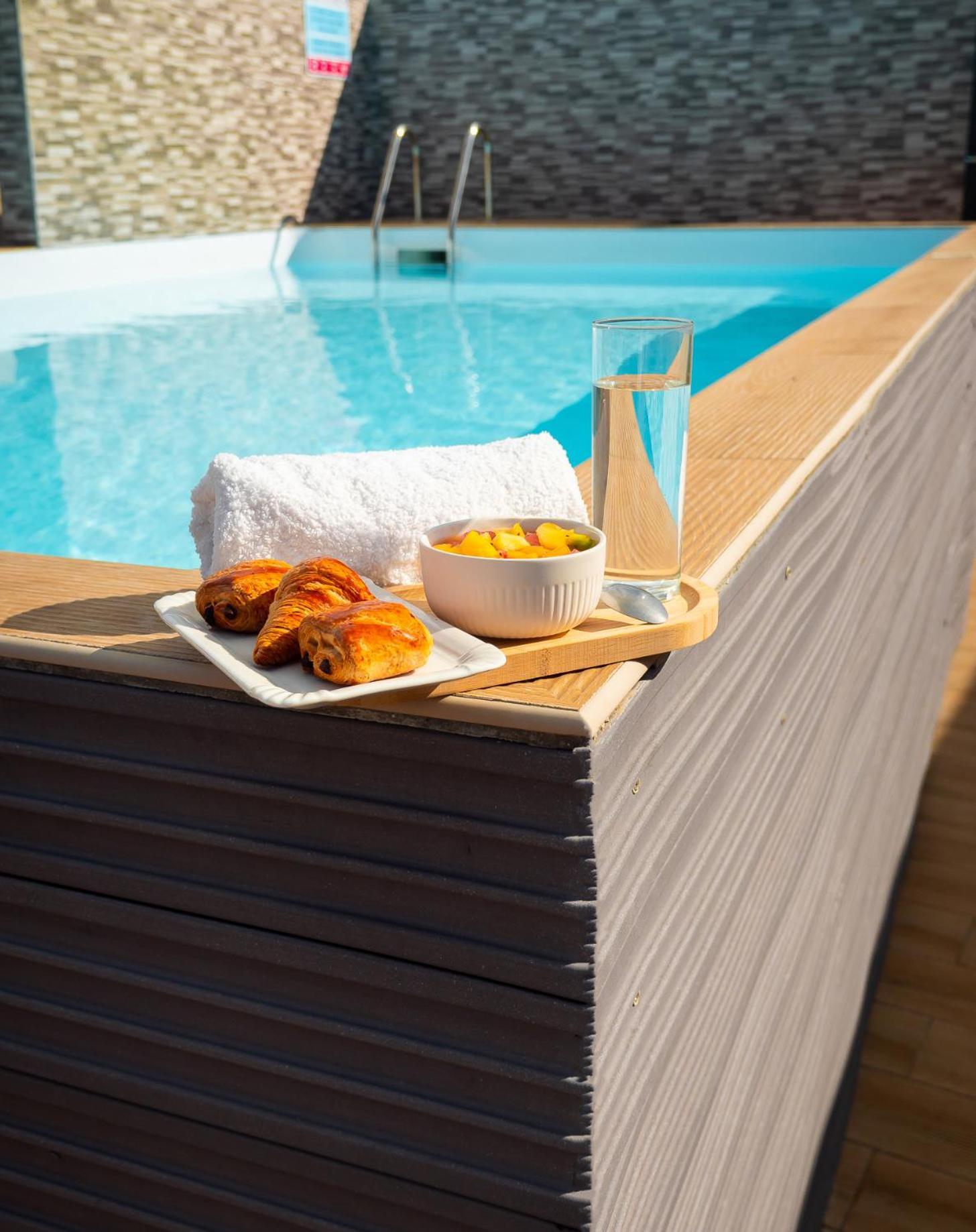 Studio Jacuzzis Et Piscine Au Centre Ville De Port-Louis Zewnętrze zdjęcie